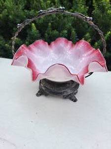 lot 162 image: Antique Glass Brides Basket