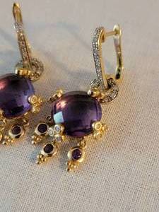 lot 38 image: 18K Yellow Gold Diamond and Amethyst Drop Dangle Earrings