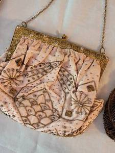 lot 183 image: Vintage Beaded Handbag Collection  lot of 5