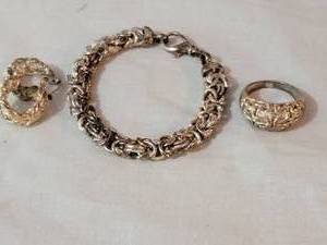 lot 185 image: Sterling Silver Necklace  Bracelet  Earrings  Ring Suite, 85 grams