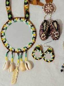 lot 218 image: Early Native American Bead Whimsey and Beadwork Jewelry