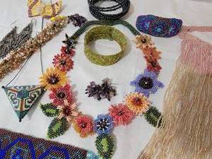 lot 220 image: Elaborate Beadwork Necklaces  Bracelets  Earrings, lot of 14