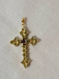 lot 235 image: 14K Yellow Gold Cross set with Tourmaline & Amethyst