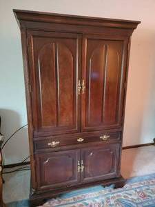 Classic Entertainment Cabinet
