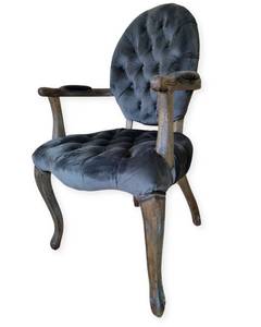 lot 417 image: Elegant Vintage Blue Tufted Velvet & Wood Chair- 22   x 21   x 38 