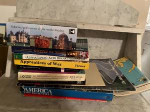 lot 505 image: Book Collection-Books That Make You Think- 14 Pieces
