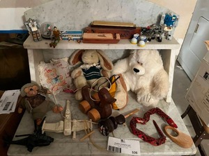 lot 536 image: Vintage Collectible Toy Collection
