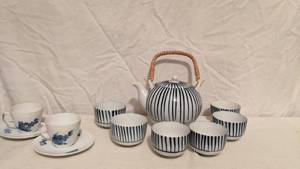 lot 515 image: Japanese Ceramic Tea Set
