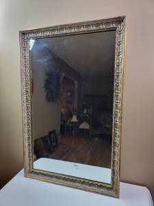 lot 565 image: Vintage Gold Mirror