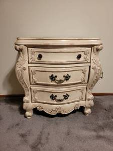 lot 435 image: Romantic Vintage Chez Nicole Nightstand D 17 L 30 H 38 $400 Value