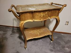 lot 571 image: Beautiful Vintage French Provincial Gilt Wood-  30.5 x 18.25x 28.5