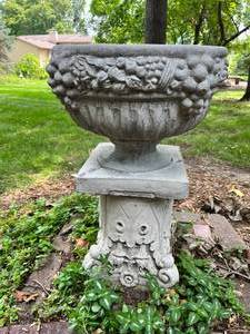 lot 497 image: Beautiful Cement Planter 19x 31