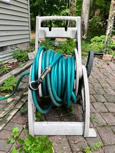 lot 491 image: Hose Mobile Hose Holder