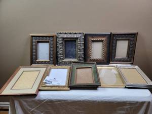 lot 605 image: Picture Frame Collection 9pc 5x7