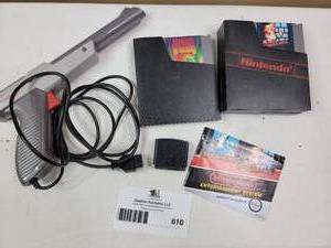 lot 610 image: MarioDuck Hunt (WBooklet) & Dragon Warrior For Nintendo Entertainment System