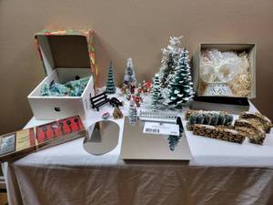 lot 616 image: Huge Collection of Winter Wonderland Miniature Accessories