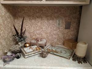 lot 700 image: One-of-A-Kind Hand-Crafted Romantic Decor
