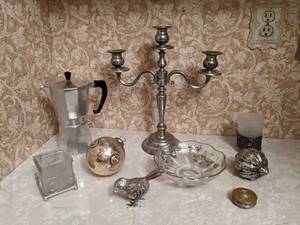 lot 708 image: Beautiful Silver & Crystal Collecton