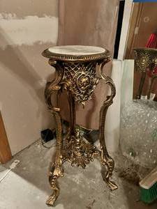 lot 449 image: Vintage Marble Topped French Provincial Side Table W Brass Legs 10.5x27.5