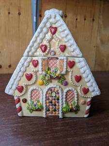 Vintage Gingerbread House Cookie Jar