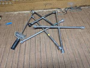 3 Heavy Duty Tire Lug Wrench & 1 Calibrating Wrench