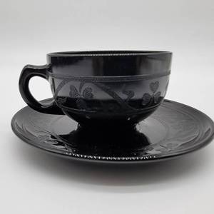 lot 10 image: Hazel Atlas Black Cloverleaf Cup and Saucer 1930-1936