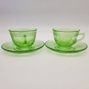 lot 37 image: 2 Federal Glass Company Georgian Lovebirds Uranium Glass Tea Cups & Saucers- 1931-1935
