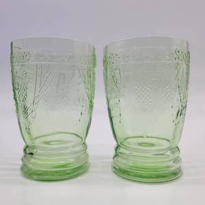 lot 38 image: 2 Federal Glass Company Georgian Lovebirds Uranium Glass Juice Glasses- 1931-1935