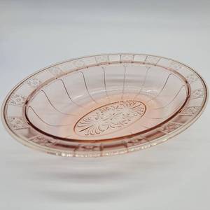lot 39 image: Jeanette Glass Company Doric Rose Rose Vegetable Dish 1935-1938