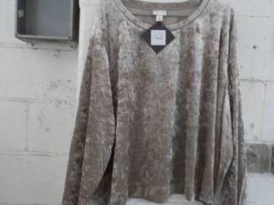 lot 67 image: Womens size 3X Clothing new with ...