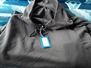 lot 70 image: Womens 4X Brown Hooded Universal T...