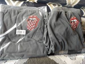 lot 74 image: 2 Pair Womens size 2X Rolling Ston...