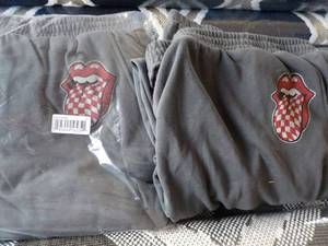 lot 77 image: 2 Pair Womens size 3X Rolling Ston...