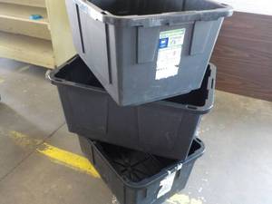 lot 116 image: 3 Green Made Storage Tubs no cover...