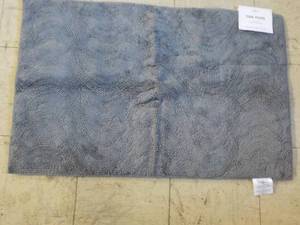 lot 163 image: Mohawk Reversible Tidepool Rug 24 x...