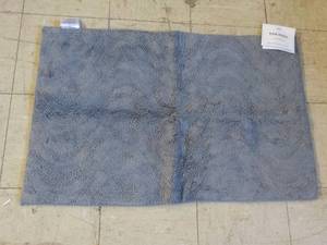 lot 164 image: Mohawk Reversible Tidepool Rug 24 x...