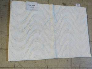lot 165 image: Mohawk Reversible Tidepool Rug 24 x...