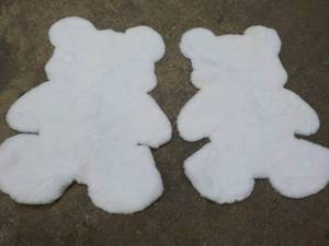 lot 264 image: 2 White Teddy Bear Rugs or Accents...