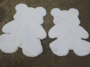 lot 267 image: 2 White Teddy Bear Rugs or Accents...