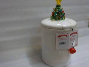 lot 272 image: Light -up Xmas Cookie Jar...