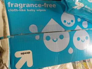 lot 326 image: Case of 800 Fragrance Free Baby Wip...
