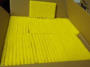 lot 340 image: Case of 60 - 3 x 5 Cleaning Pads...