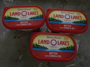 lot 408 image: 3 - 24 oz Tubs Frozen Land O Lakes ...