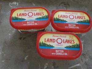 lot 410 image: 3 - 24 oz Tubs Frozen Land O Lakes ...