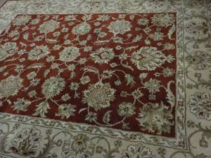 lot 50 image: Safavieh Hand Tufted Area Rug 100 ...