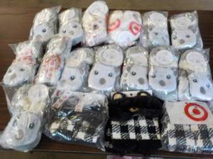lot 29 image: 17 Pair Childs Slippers new with ...
