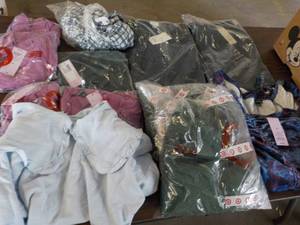 lot 36 image: Jr  Size M Clothing new with tags...