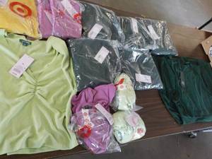 lot 37 image: Jr  Size XL Clothing new with tags...