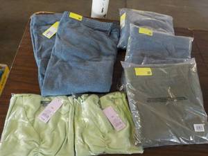 lot 38 image: Jr  Size XXL Clothing new with tag...