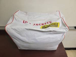 lot 25 image: 6 Safeguard Life Jackets
